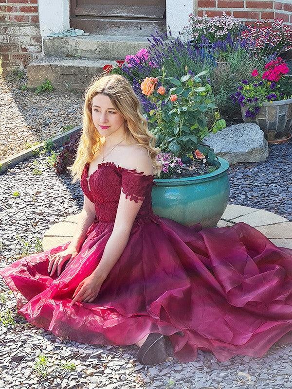 Vestidos asimétricos de corte A/princesa, de organza, sin mangas, con hombros descubiertos y apliques