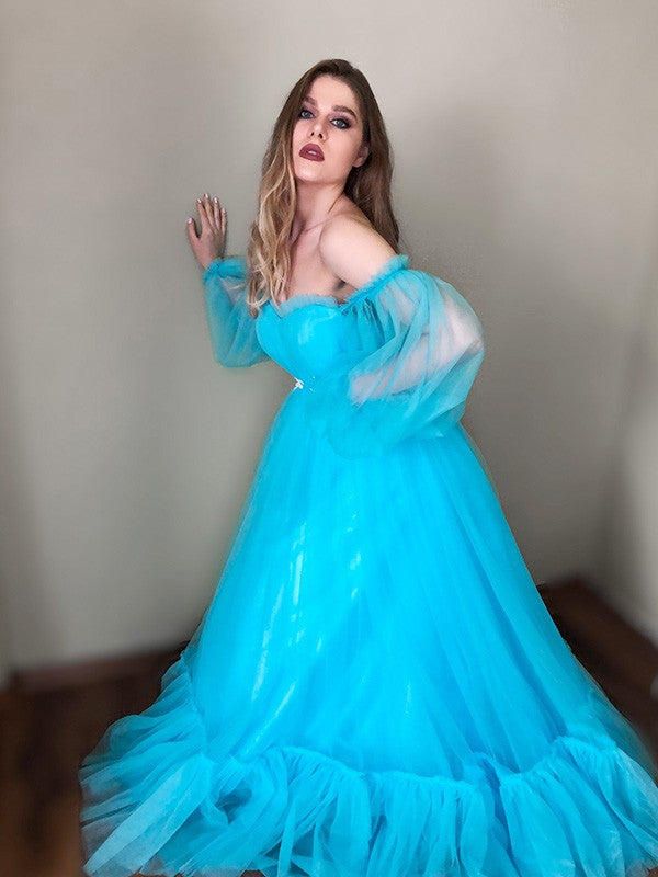 Vestidos de corte A/princesa con hombros descubiertos, apliques de tul y mangas largas hasta el suelo