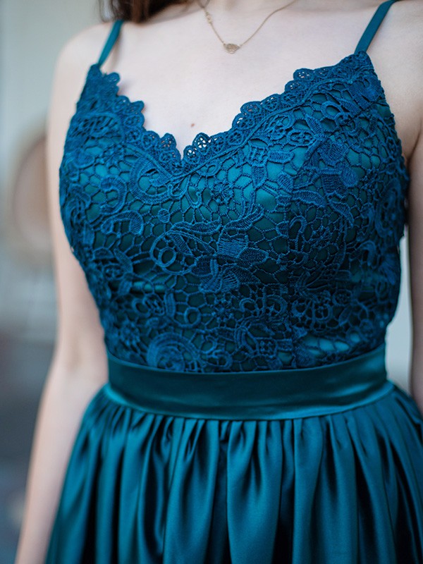 Abiti a trapezio con spalline sottili, senza maniche, lunghi fino a terra, in raso di seta con pizzo