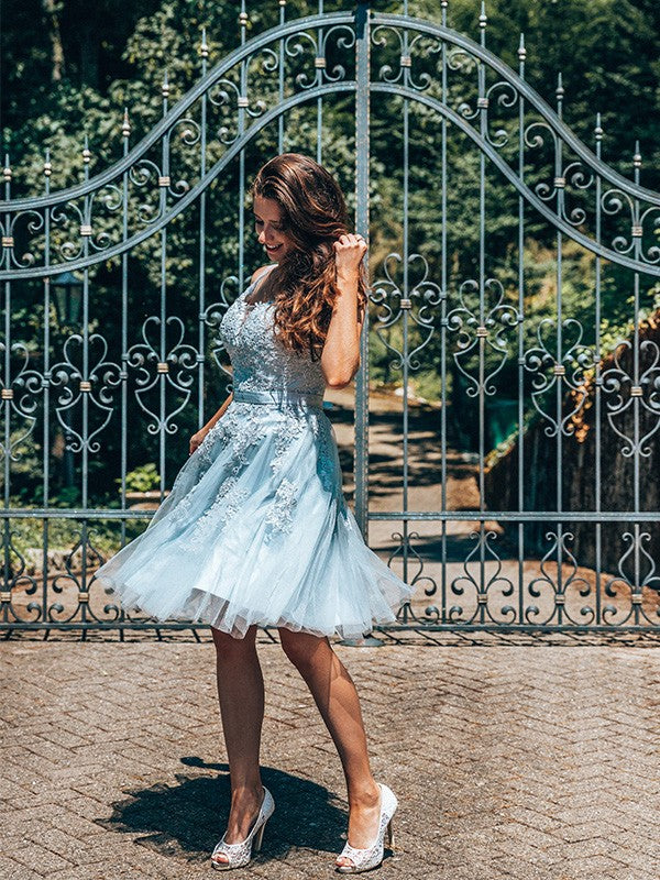 Vestidos de fiesta cortos/mini de corte A/princesa, sin mangas, con tirantes y apliques de tul