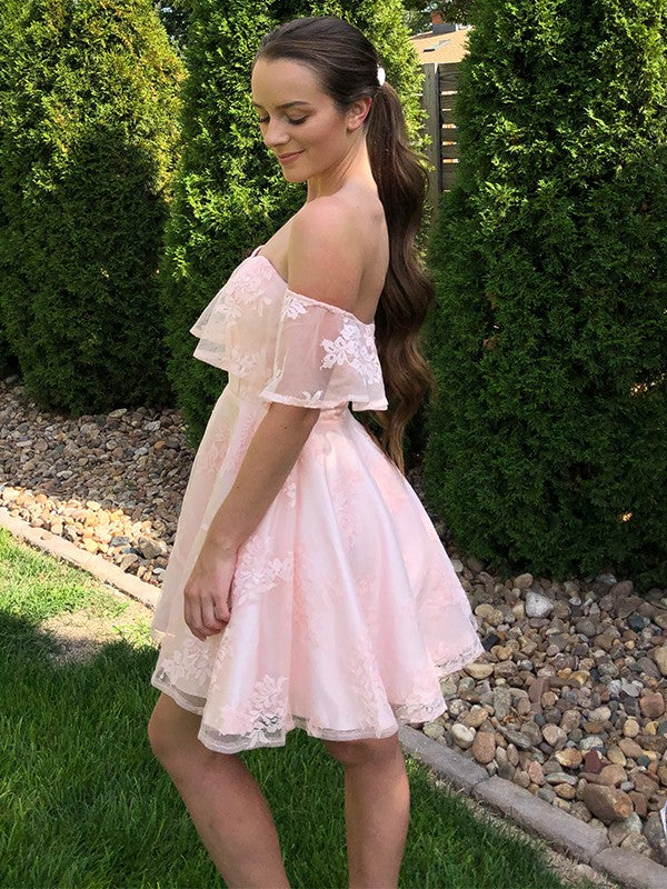 Vestidos de fiesta cortos/mini de corte A/princesa con encaje, hombros descubiertos, sin mangas y apliques
