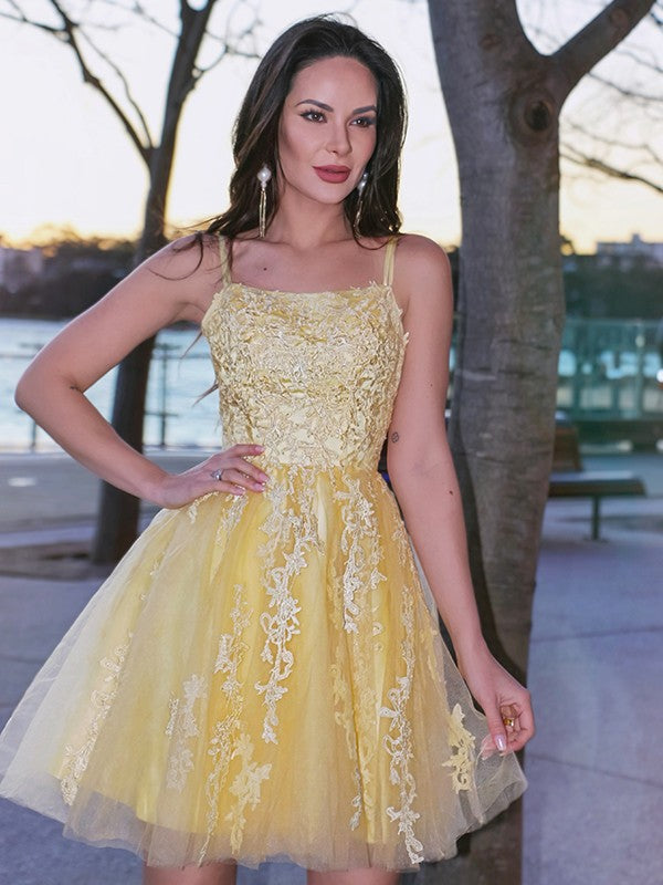 Vestidos de fiesta cortos/mini sin mangas con apliques de tul, corte A/princesa y tirantes finos