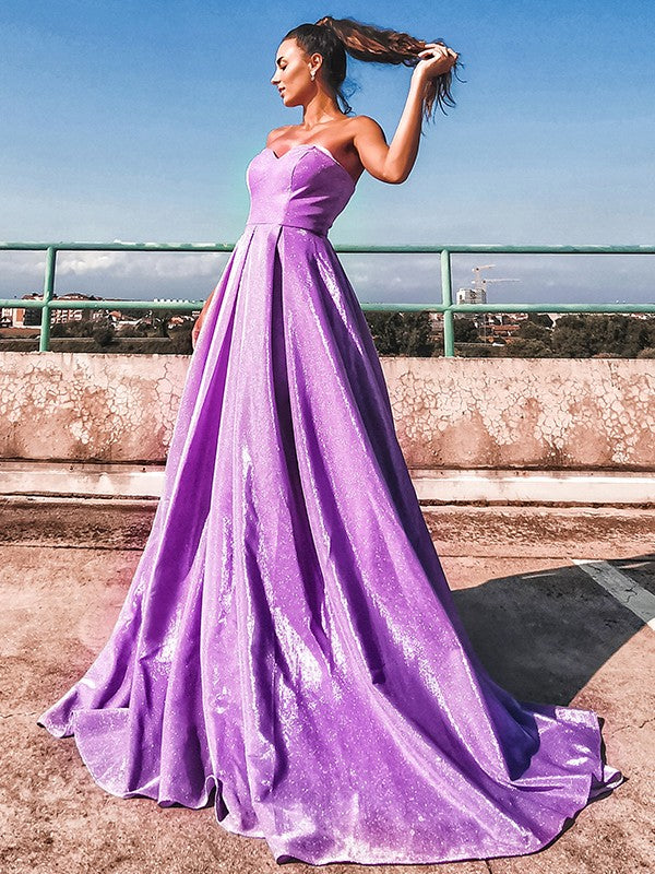 Abiti a trapezio/principessa con paillettes, volant, scollo a cuore, senza maniche, strascico a ruota