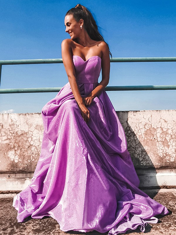 Vestidos de corte A/princesa con lentejuelas, volantes, escote corazón, sin mangas y cola larga