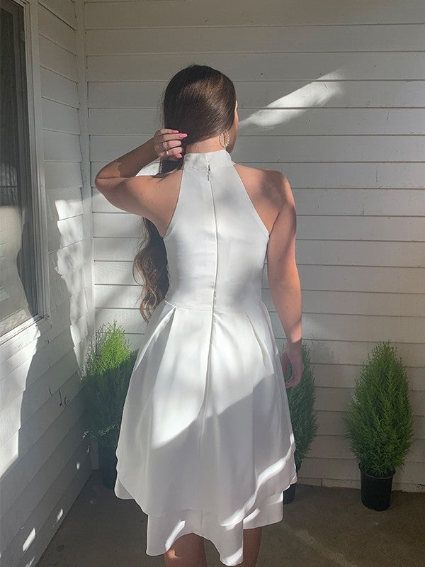 Vestidos de fiesta cortos/mini de satén con volantes, corte A/princesa, halter, sin mangas