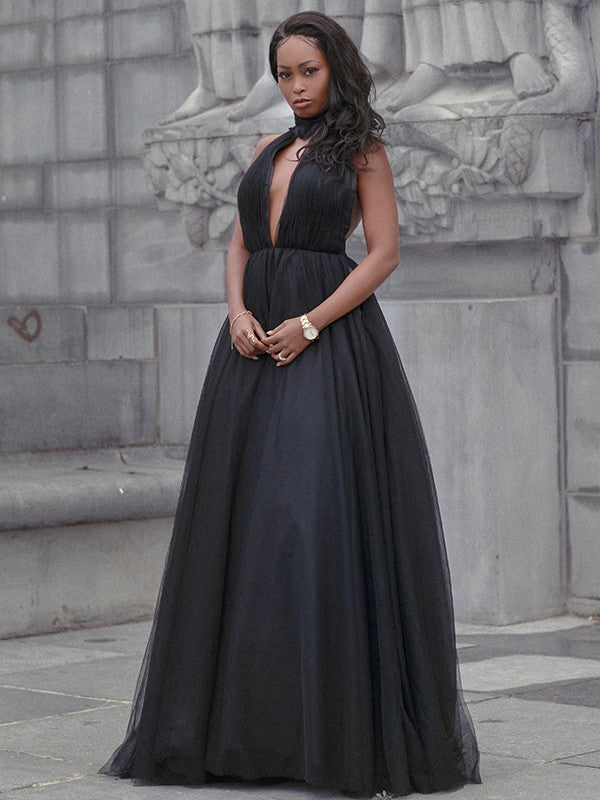 Vestido de fiesta de tul con volantes, escote en V, sin mangas y cola de corte