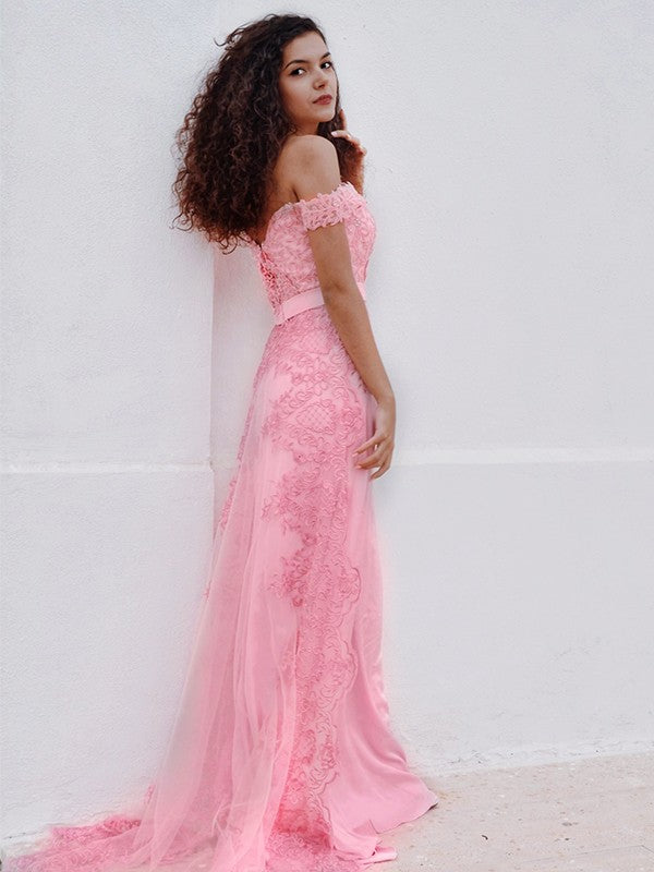 Vestidos de corte tubo/columna con hombros descubiertos, satén imitación seda, encaje, sin mangas y cola larga