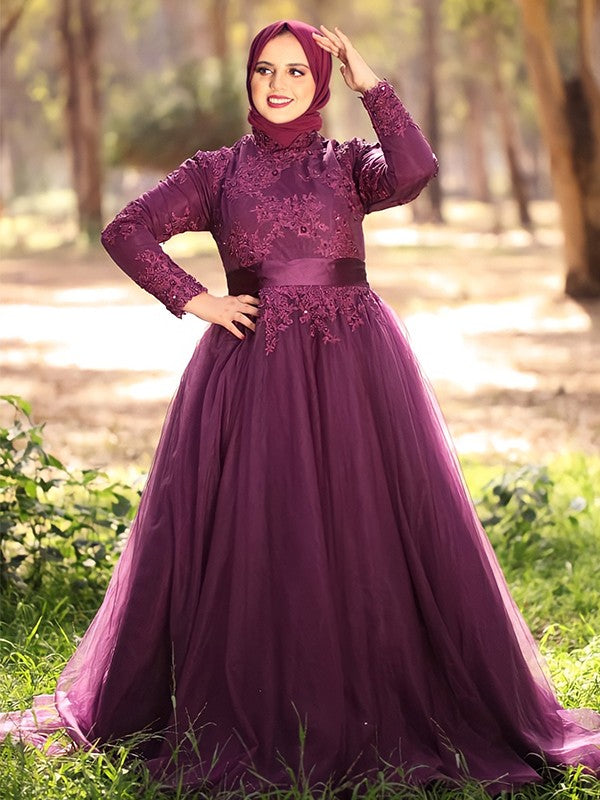 Vestido musulmán de cuello alto, apliques de tul, mangas largas y cola larga