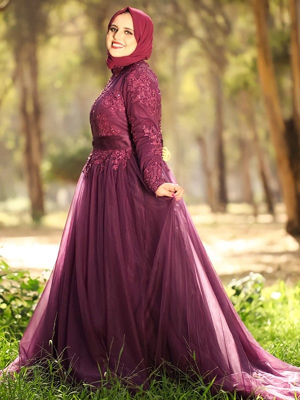 Vestido musulmán de cuello alto, apliques de tul, mangas largas y cola larga