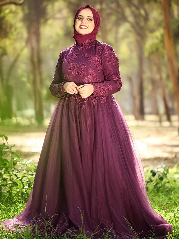 Vestido musulmán de cuello alto, apliques de tul, mangas largas y cola larga
