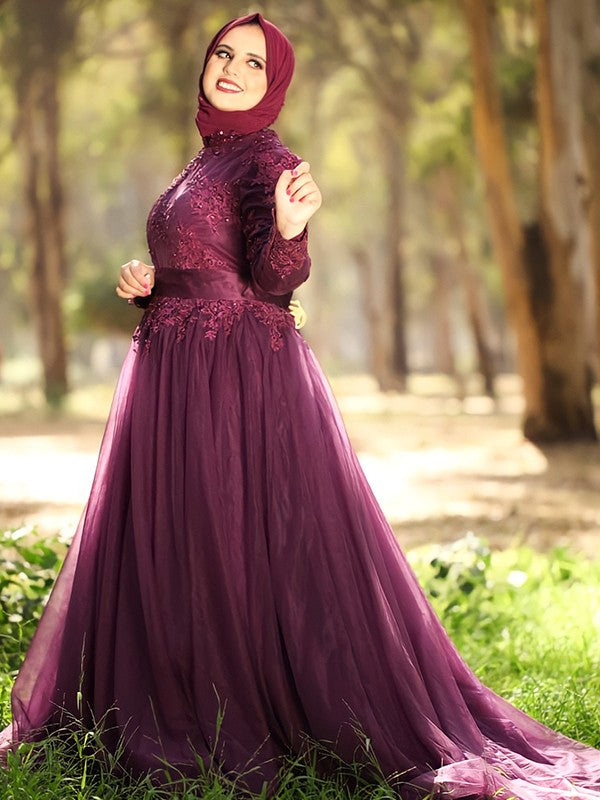 Vestido musulmán de cuello alto, apliques de tul, mangas largas y cola larga