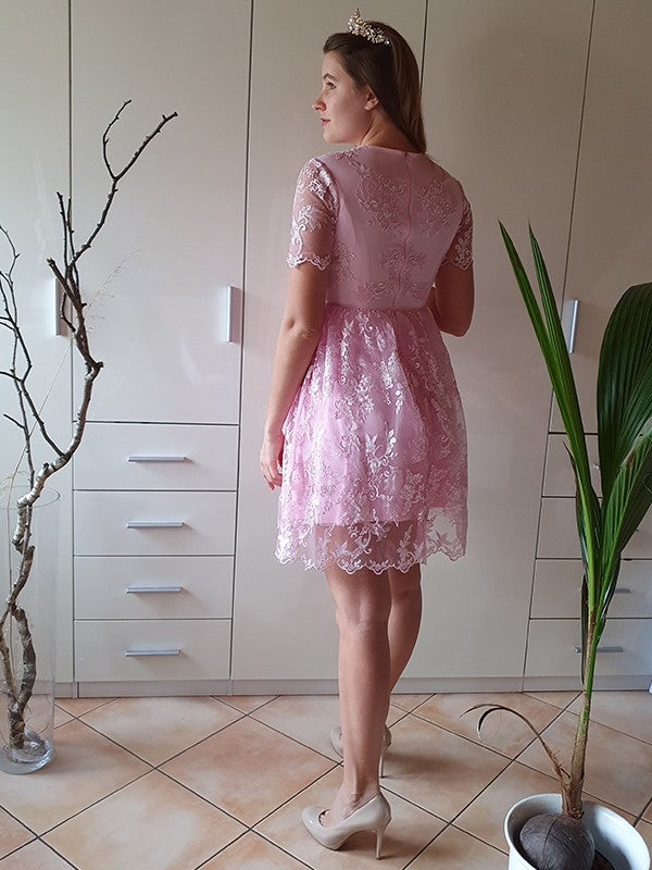 Vestidos de fiesta cortos/mini de corte A/princesa, mangas cortas, organza, cuello transparente y apliques