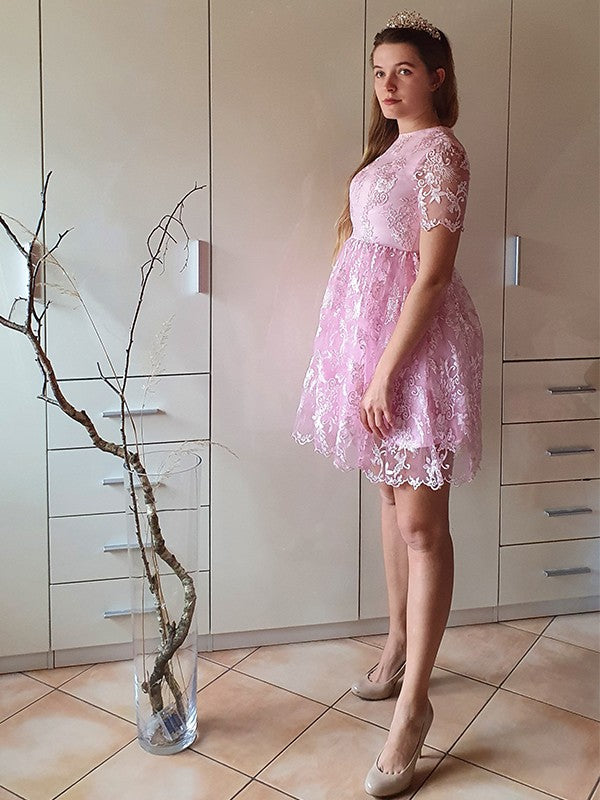 Vestidos de fiesta cortos/mini de corte A/princesa, mangas cortas, organza, cuello transparente y apliques