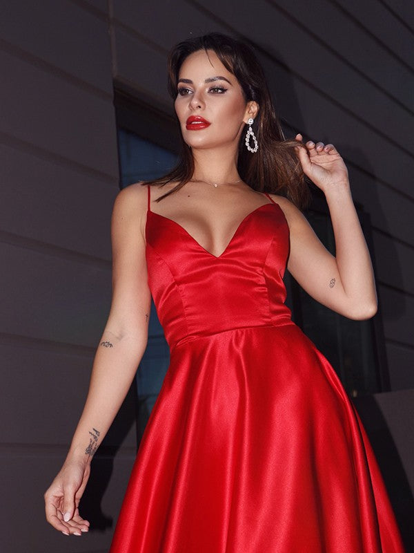 Vestidos de satén con volantes, escote en V, sin mangas y cola larga, corte princesa/a