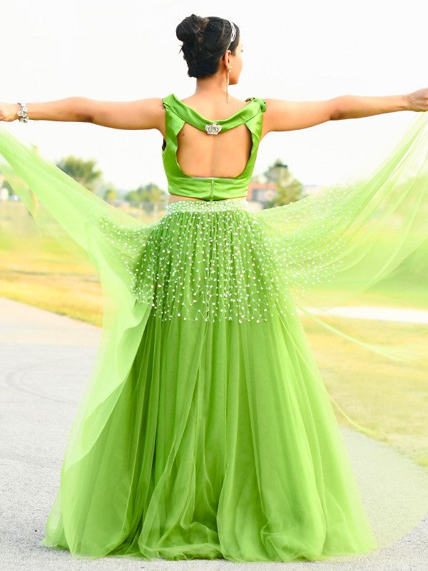 Vestido de dos piezas corte A/princesa de tul con cuentas, hombros descubiertos, sin mangas y largo hasta el suelo