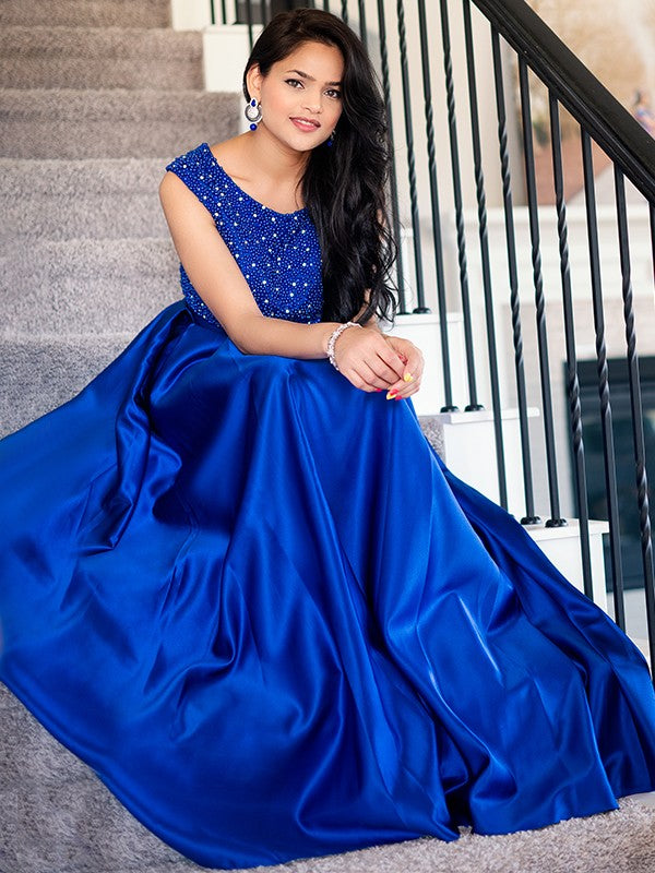 Vestido de dos piezas corte A/princesa, de satén, con cuentas, escote redondo, sin mangas y largo hasta el suelo