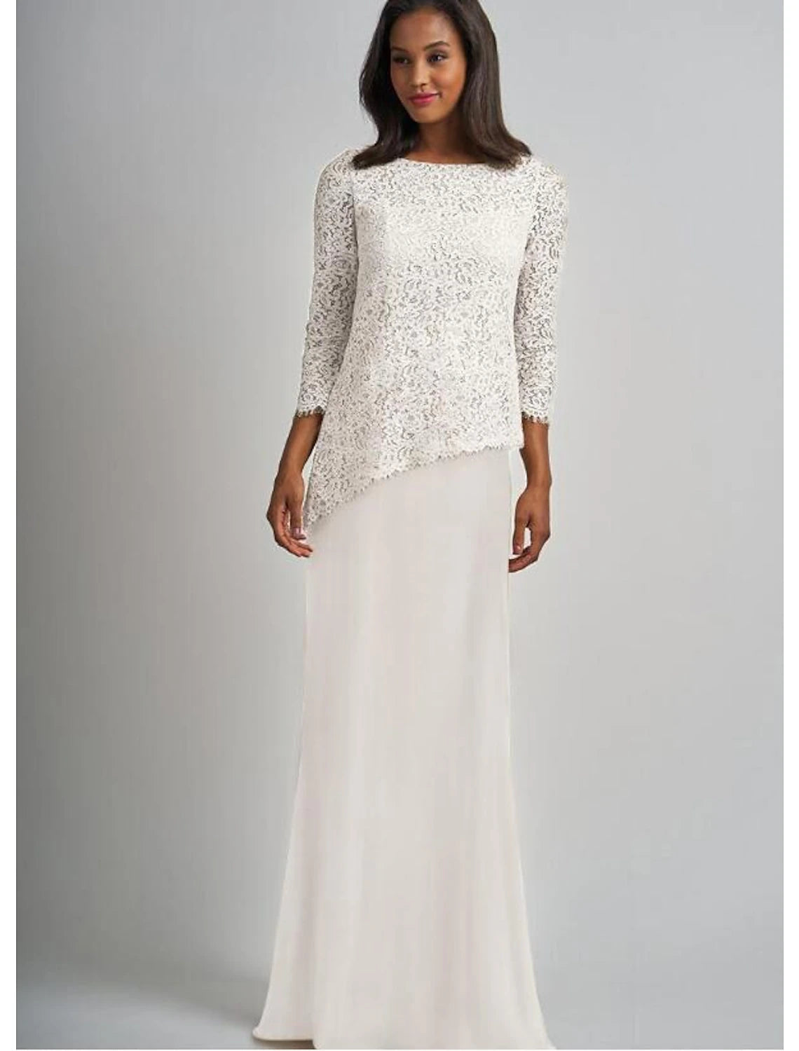 Abito da cerimonia per la madre della sposa, elegante e lussuoso, con scollo a barchetta, lunghezza al pavimento, in chiffon e pizzo, maniche a 3/4 con pizzo.