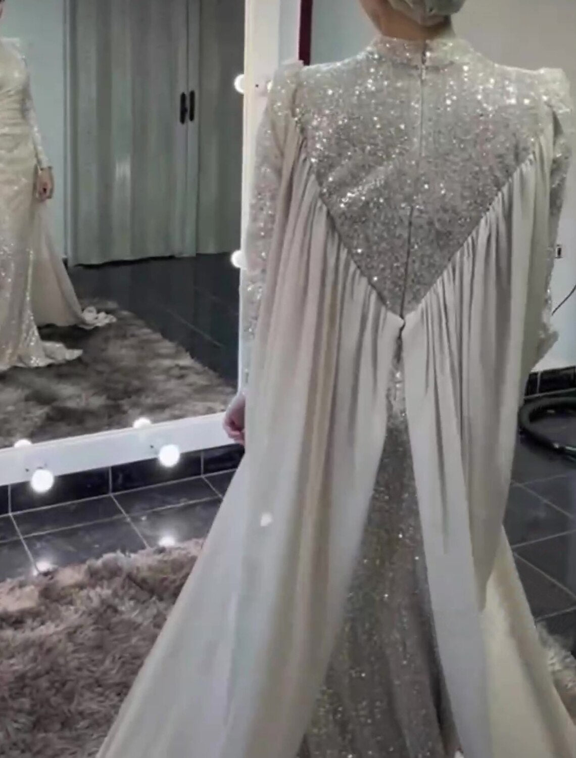 Vestido de noche elegante de sirena/trompeta para invitada de boda, cola larga, cuello alto, satén con perlas y lentejuelas