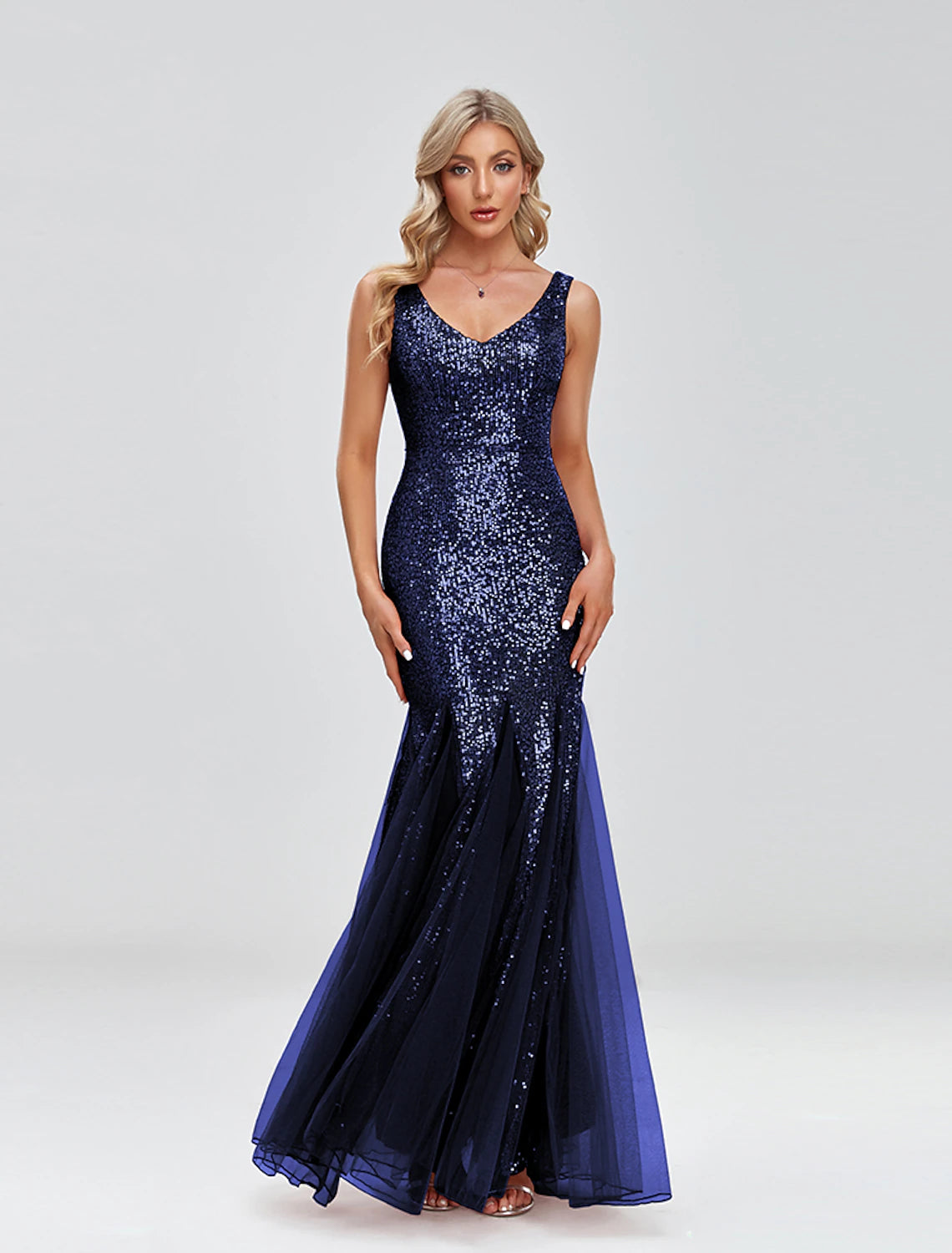 Vestido de noche de sirena/trompeta con brillos para invitada de boda, formal, de noche, largo hasta el suelo, sin mangas, escote en V, tul, espalda en V con empalme de lentejuelas