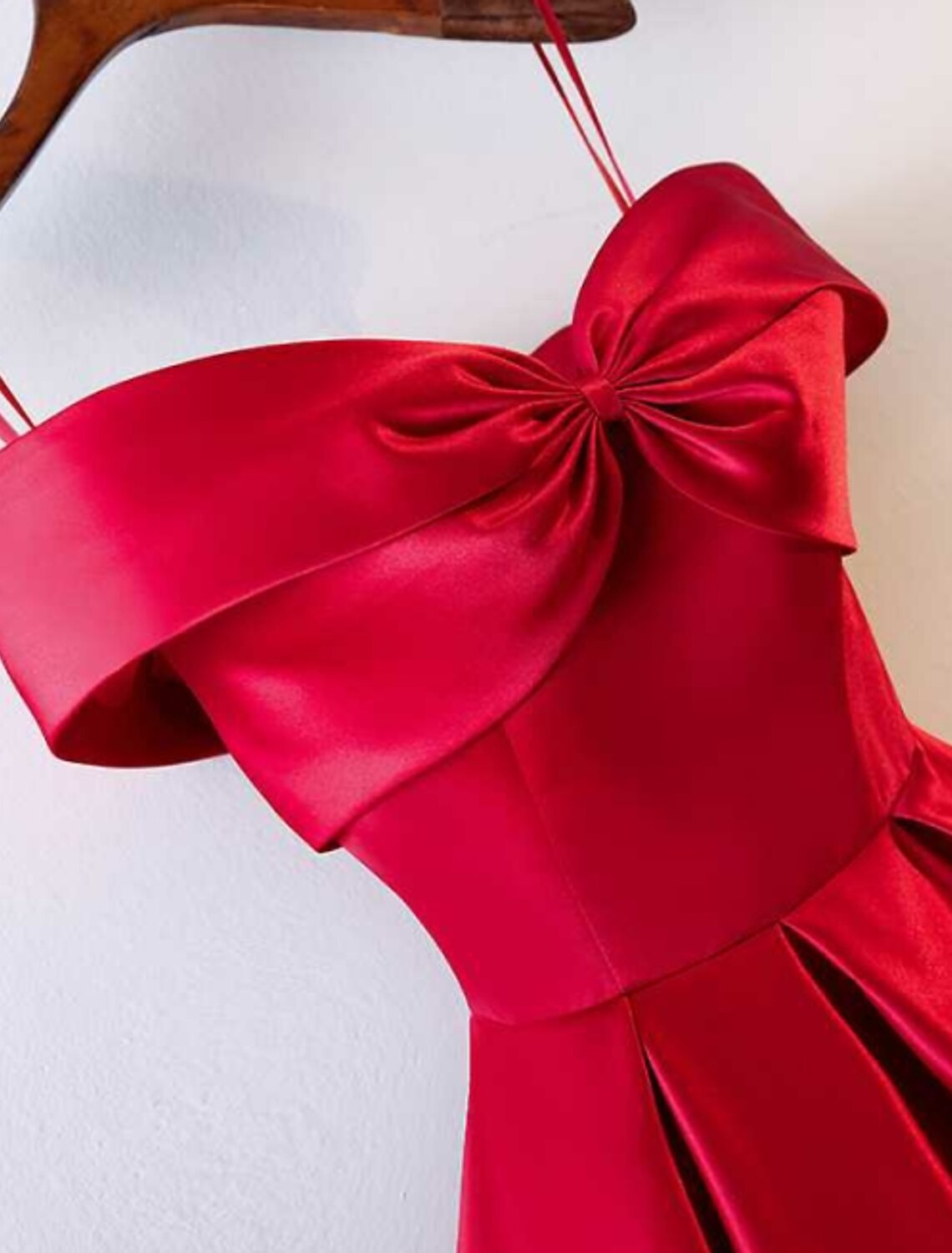 Abiti da ballo a trapezio con schiena scoperta, abito da ospite di nozze, lunghezza al pavimento, manica corta, spalle scoperte, raso con arricciature