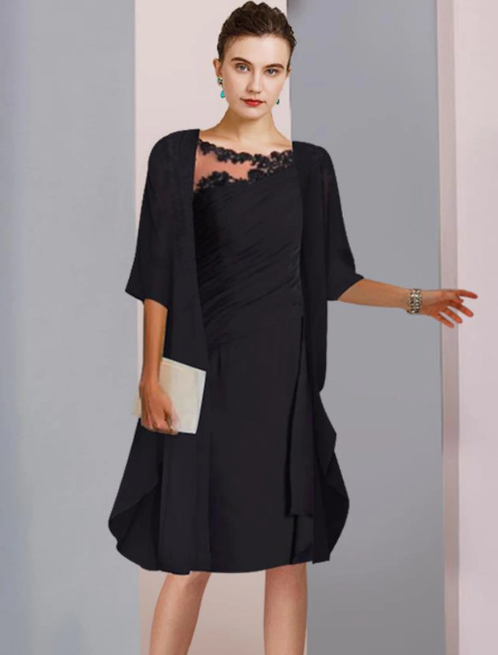 Vestido de dos piezas de corte A para madre de la novia, elegante, con escote redondo, largo hasta la rodilla, de gasa, con encaje, media manga, chaqueta cruzada incluida, con apliques fruncidos