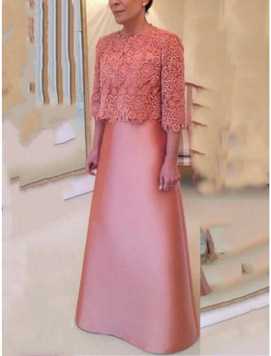 Vestido de madre de la novia con curvas de talla grande para invitadas de boda, elegante, para fiesta, cuello joya, largo hasta el suelo, encaje de satén, manga 3/4 con lazo(s).