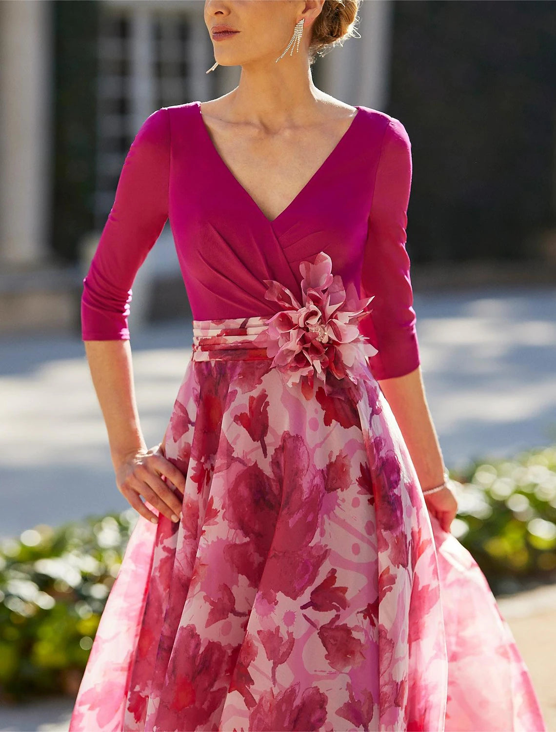 Abito da cerimonia per la madre della sposa a trapezio, in stile Kentucky Derby, elegante, in chiffon, con scollo a V, lunghezza al pavimento, maniche a 3/4 e fiori