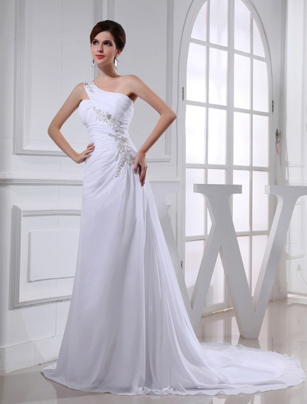 Abiti da sposa in chiffon con applicazioni monospalla e maniche a trapezio, perline e stile principessa