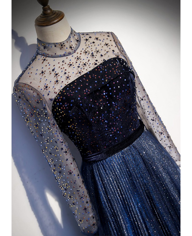 Vestido de noche azul marino con escote alto, manga larga, lentejuelas y diamantes de agua, corte princesa, espalda descubierta, tul brillante, cola amplia, borde con volantes