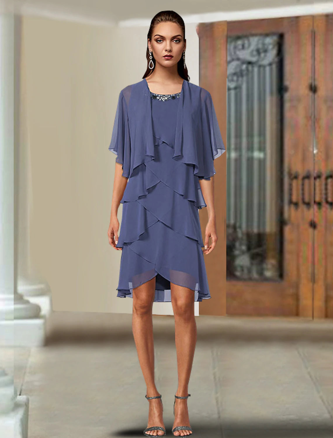 Vestido elegante de dos piezas de corte A para madre de la novia, cuello joya, largo hasta la rodilla, de gasa, sin mangas, cruzado, con volantes de lentejuelas y cuentas.