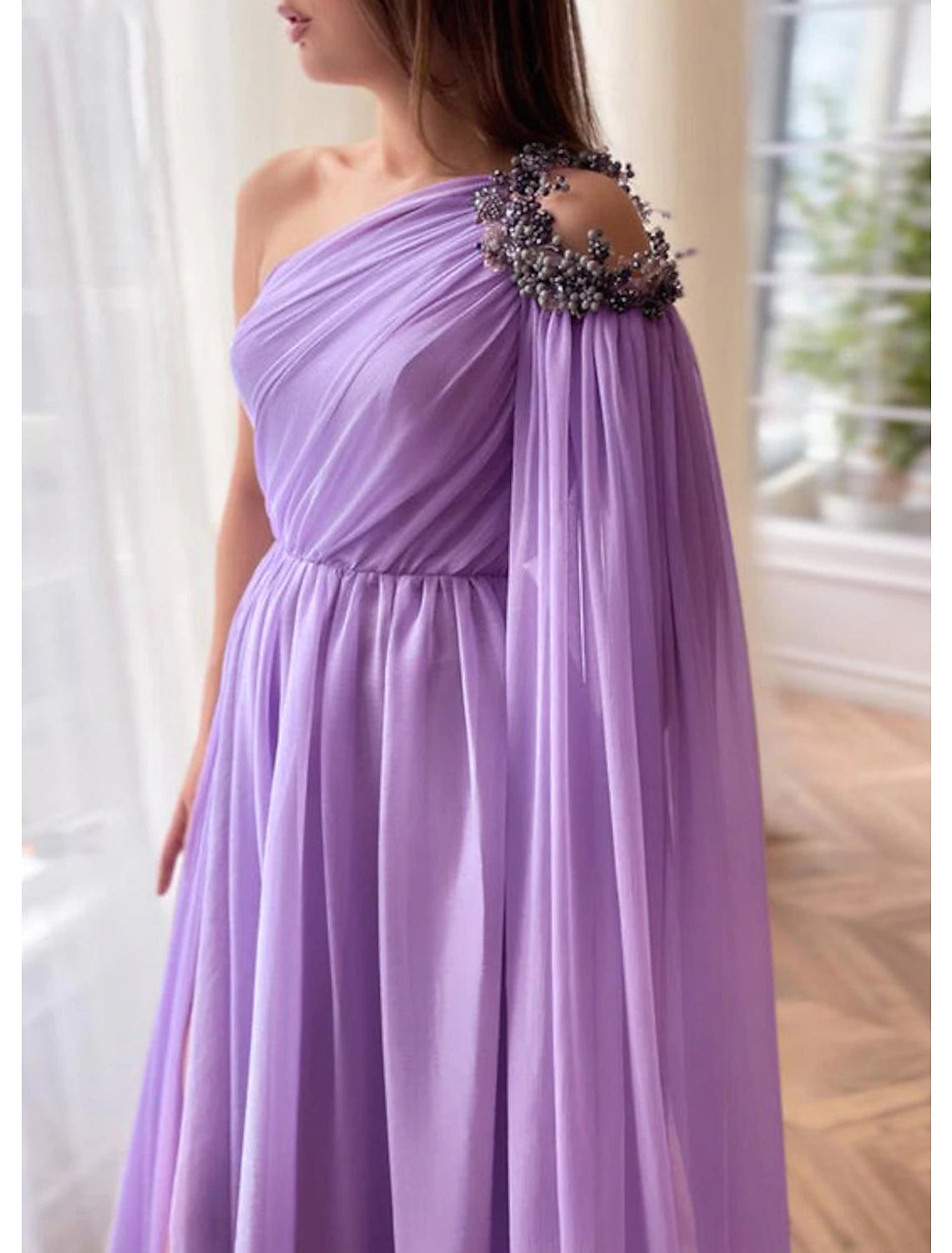Abito da sera a trapezio, elegante, formale, da invitato a nozze, con strascico a spazzola, senza maniche, monospalla, mantelle in chiffon con spacco, scialle