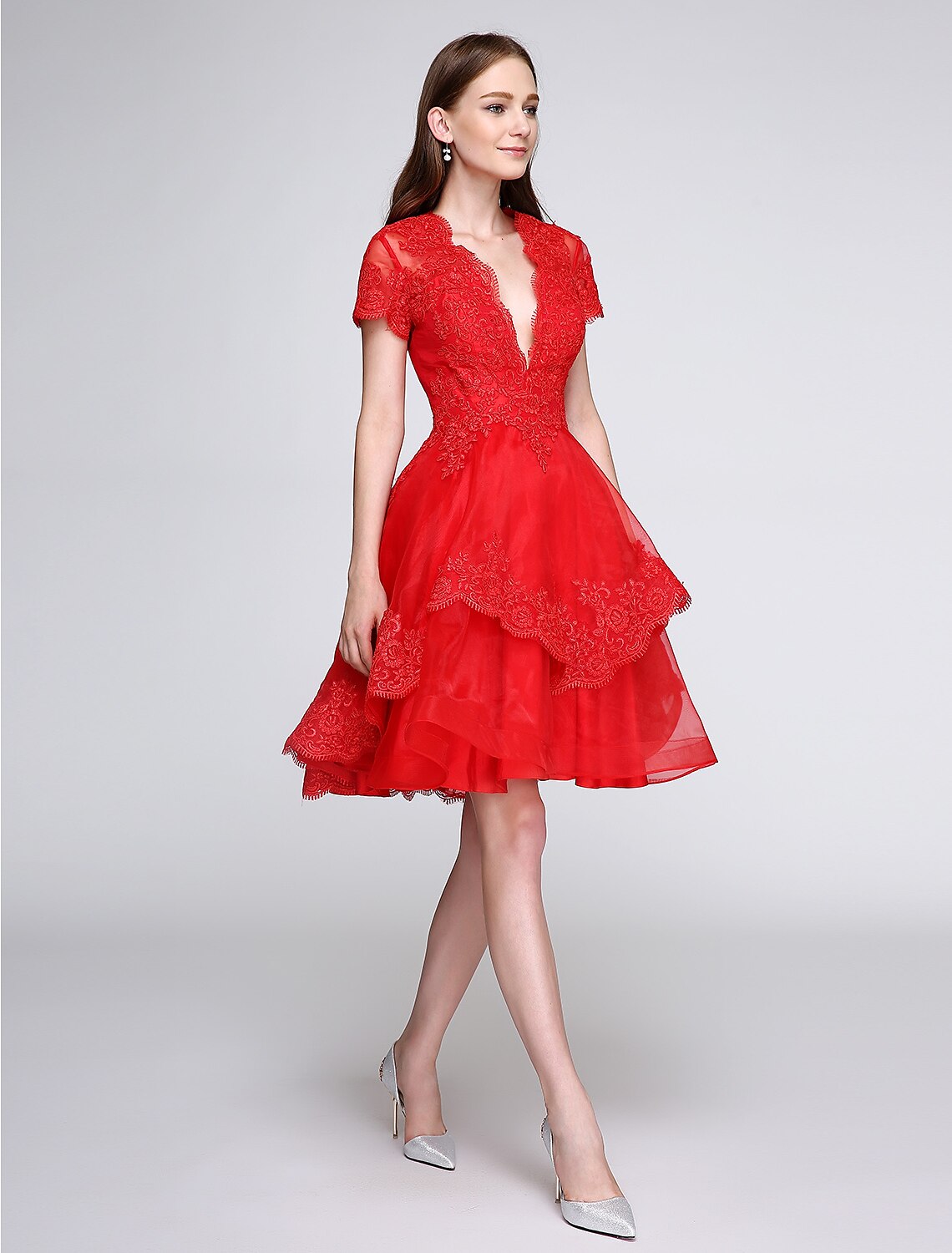 Vestido de fiesta, bonito vestido de cóctel, fiesta de graduación, largo hasta la rodilla, manga corta, escote pronunciado, organza con botones y apliques 2025