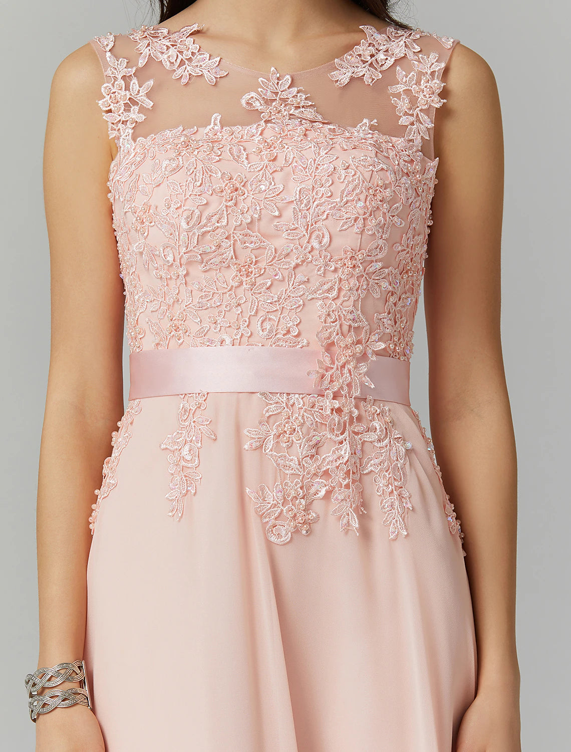 Abito da damigella d'onore a trapezio, elegante, senza maniche, in chiffon/pizzo con applicazioni, lunghezza al pavimento