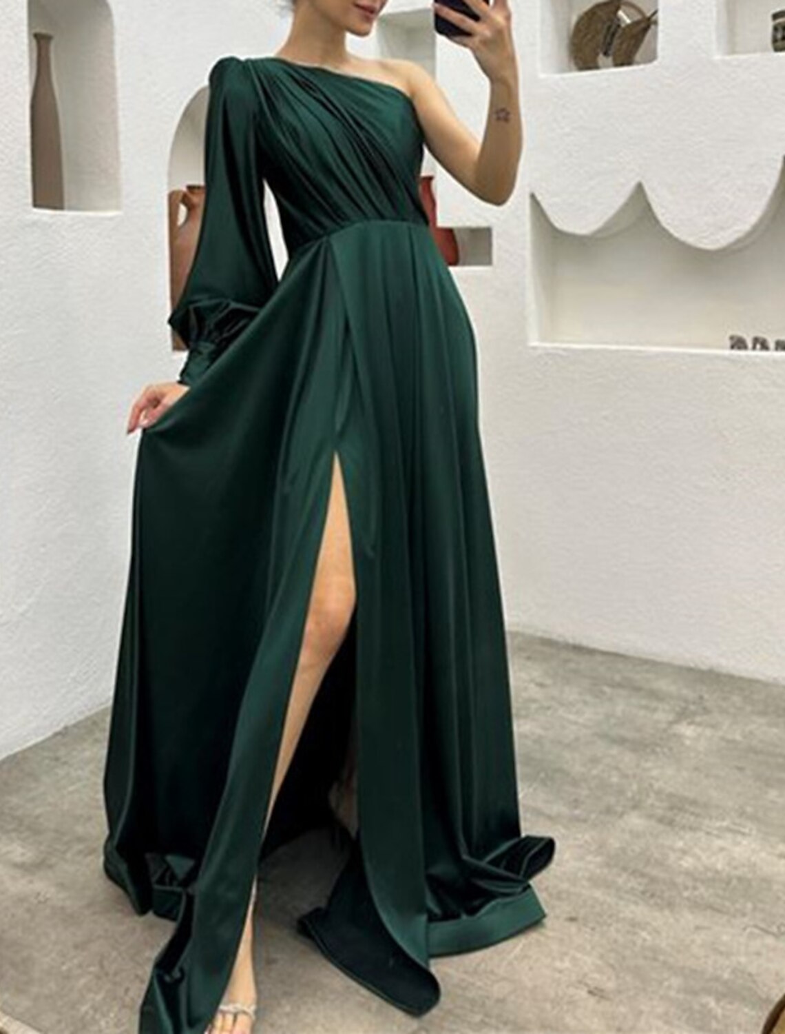 Abito da sera a trapezio, elegante, da ricevimento di nozze, con strascico a ruota, manica lunga, monospalla, in charmeuse con spacco arricciato