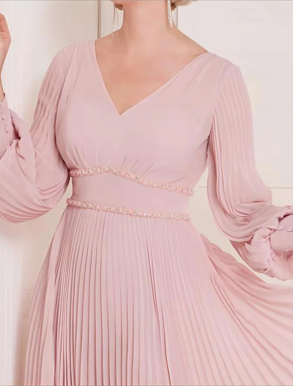 Abito da cerimonia per la madre della sposa a trapezio, in stile Kentucky Derby, elegante, con scollo a V, lunghezza tè, in chiffon, maniche lunghe, con cristalli, arricciature, tinta unita
