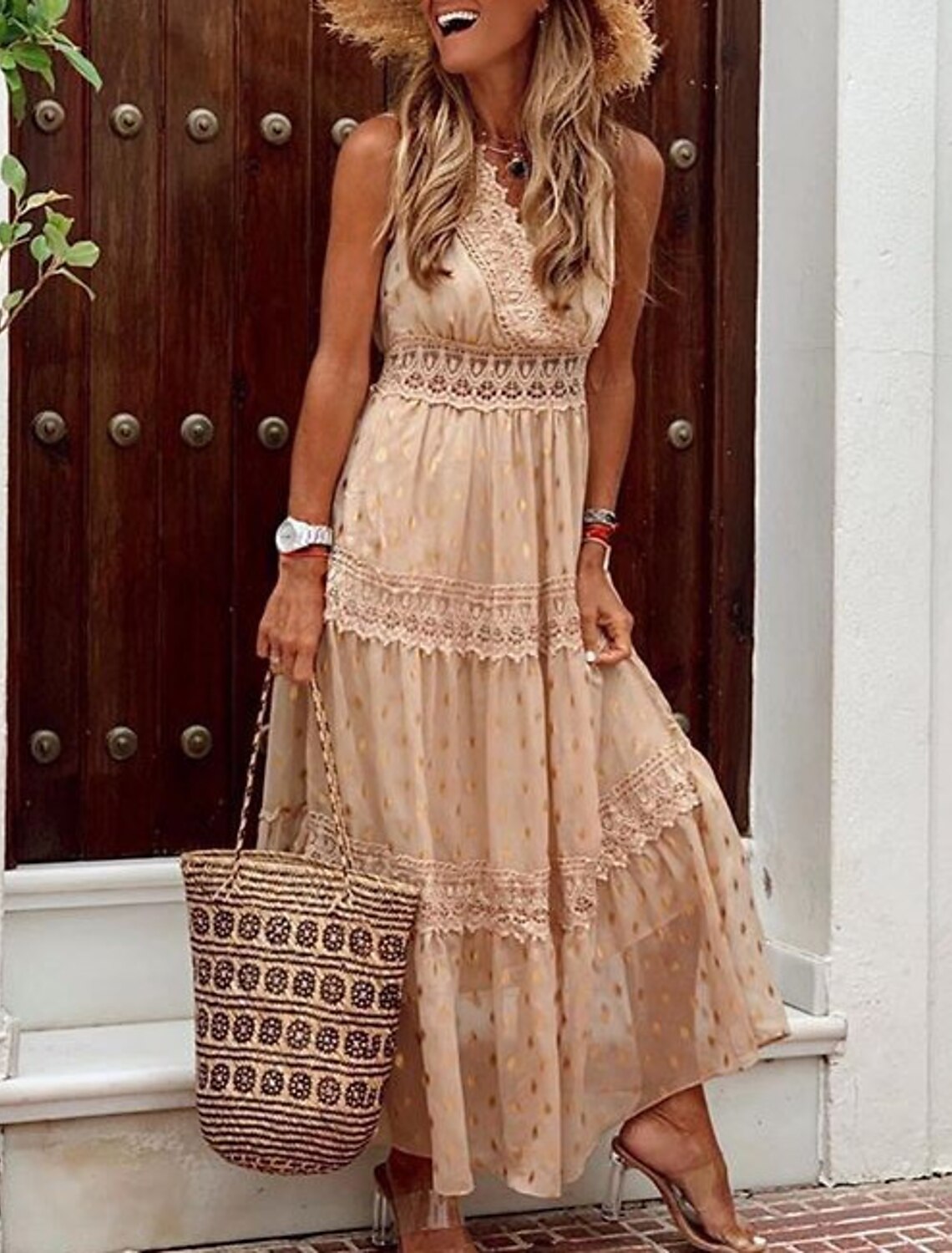 Abiti da sposa bianchi da spiaggia, abiti da sposa boho, linea ad A, scollo a V, senza maniche, lunghezza alla caviglia, in chiffon, con applicazioni