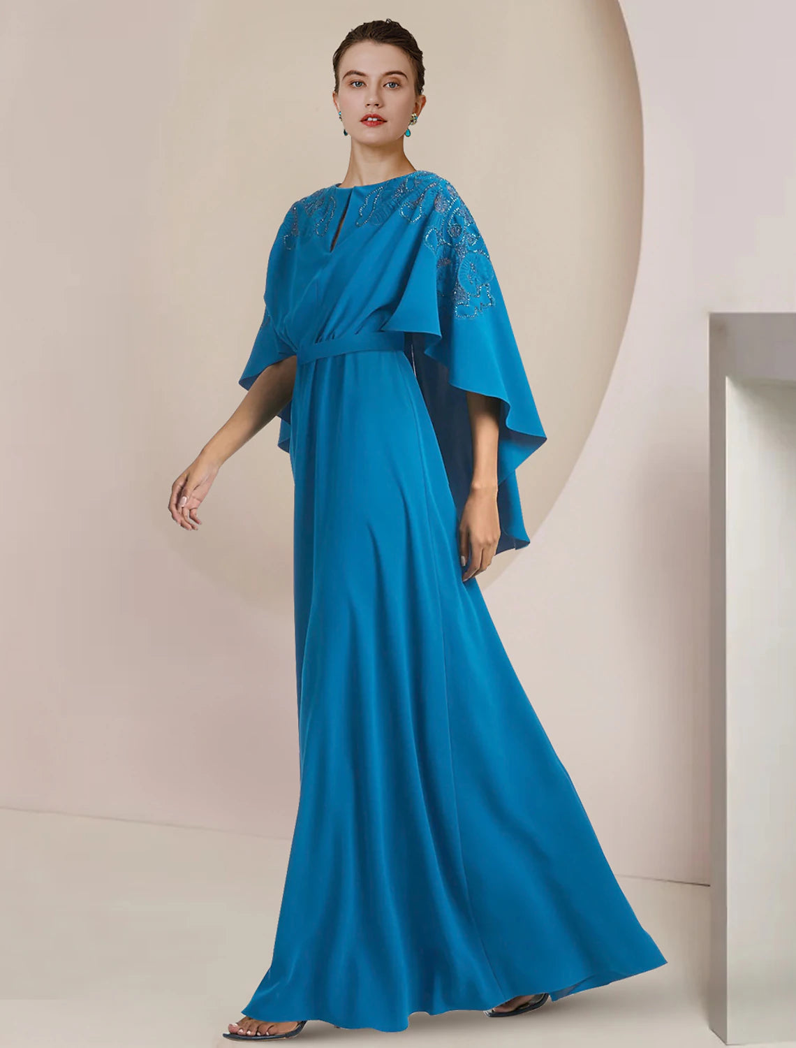 Abito da cerimonia per la madre della sposa, a trapezio, elegante, in chiffon, senza maniche, con scollo a V e perline.