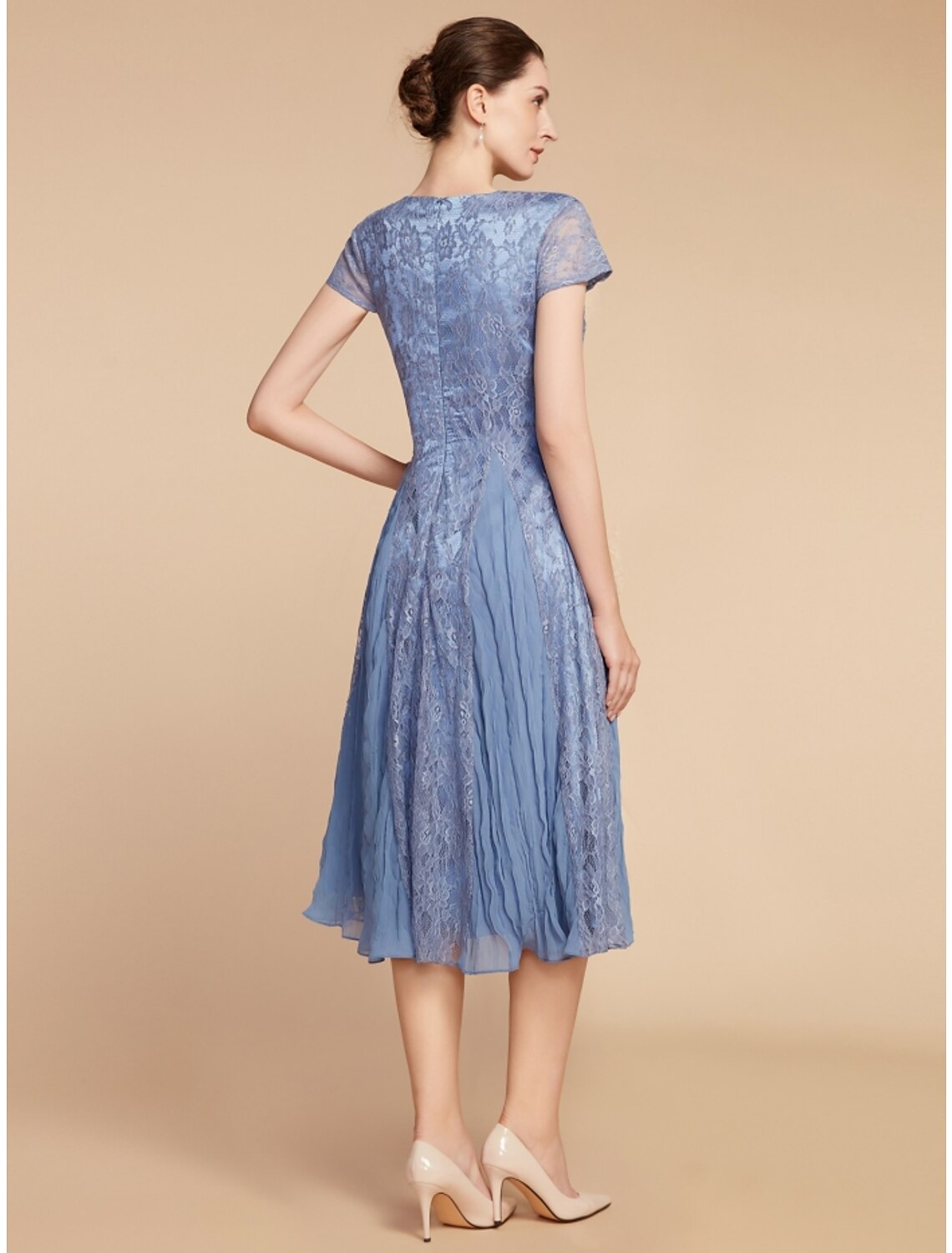 Abito da cerimonia per la madre della sposa, a trapezio, elegante, in chiffon, con scollo a V, lunghezza al ginocchio, in pizzo, maniche corte, con arricciature, tinta unita