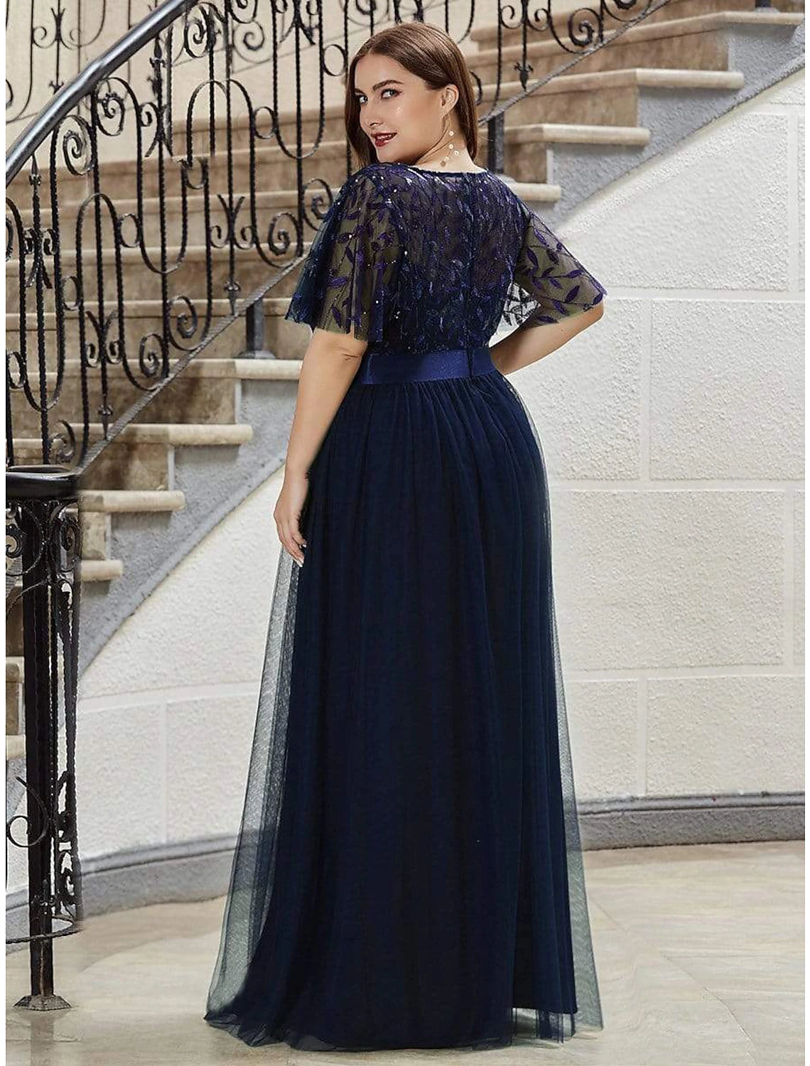 Vestido de fiesta elegante estilo imperio de corte A, escote joya, manga corta, largo hasta el suelo, de tul con bordado