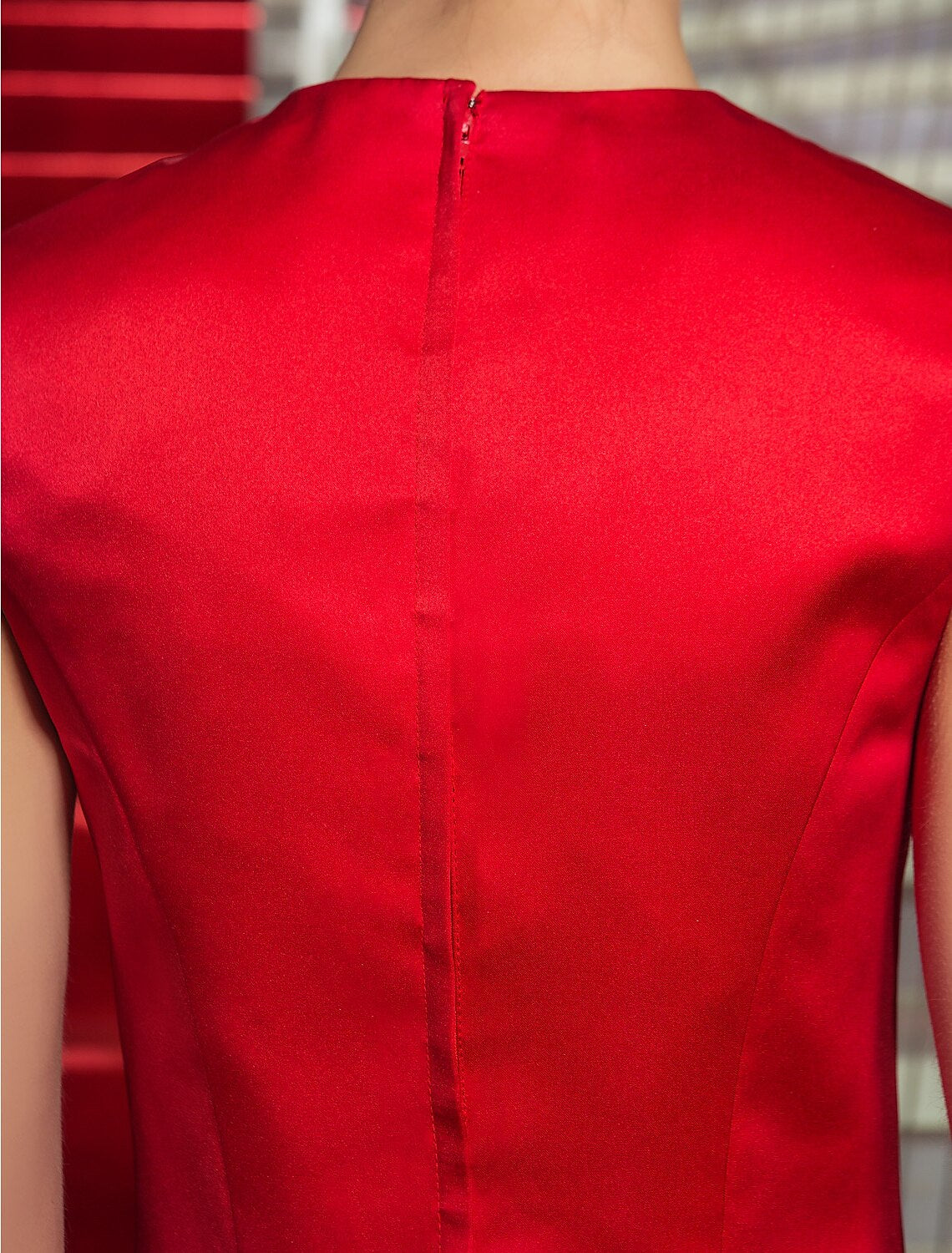 Abito elegante a trapezio per Natale, da ballo, lunghezza al ginocchio, senza maniche, scollo gioiello, in raso con applicazioni di perline