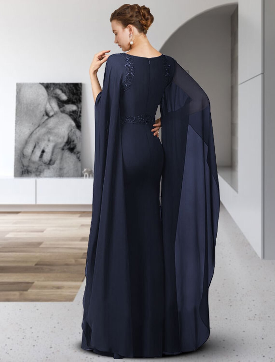 Vestido elegante para madre de la novia, con corte en forma de columna, escote joya, largo hasta el suelo, de gasa, manga larga con apliques de faja o cinta.
