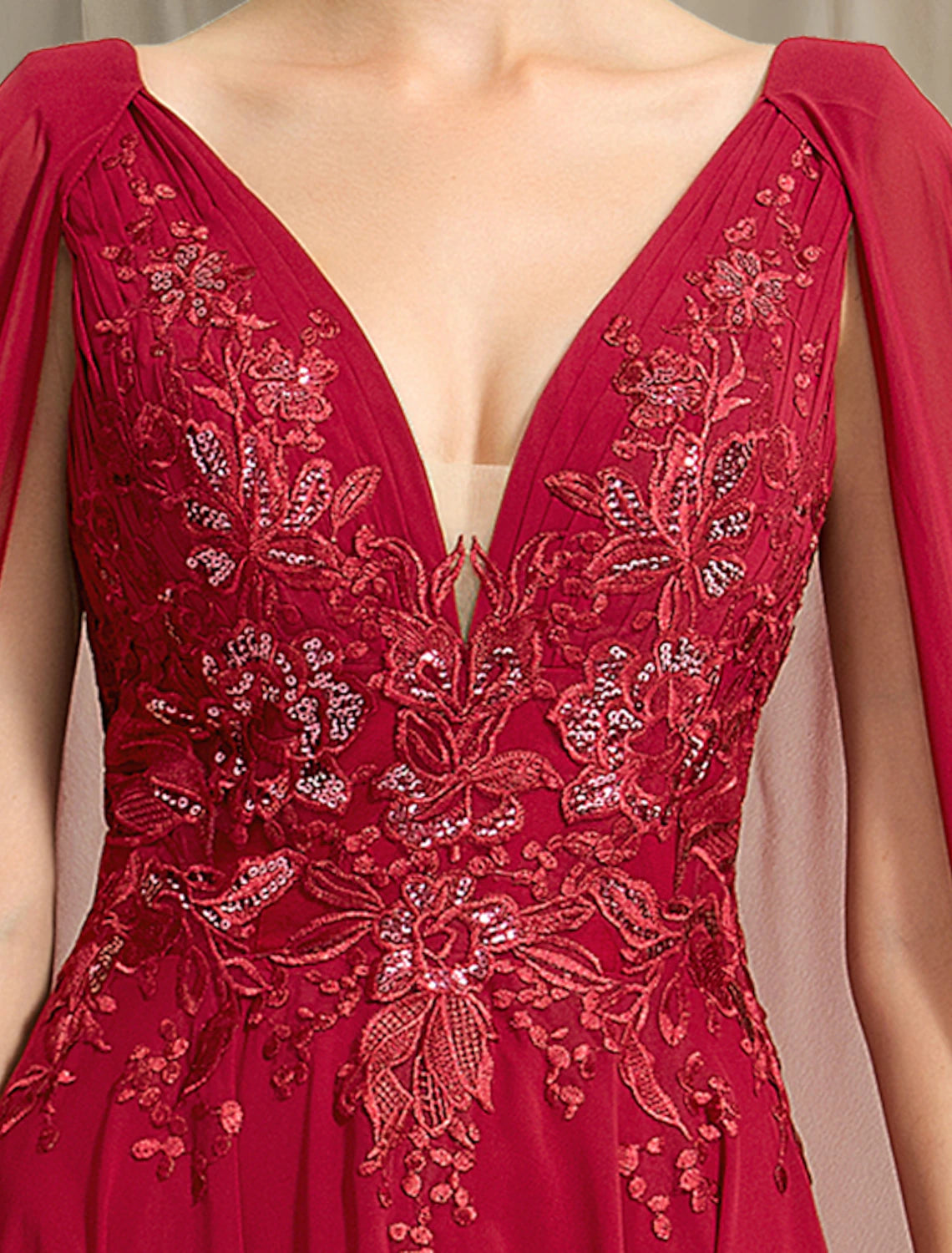 Abito da sposa a trapezio, elegante, in chiffon, con scollo a V, senza maniche, con applicazioni di paillettes e pieghe, taglie forti