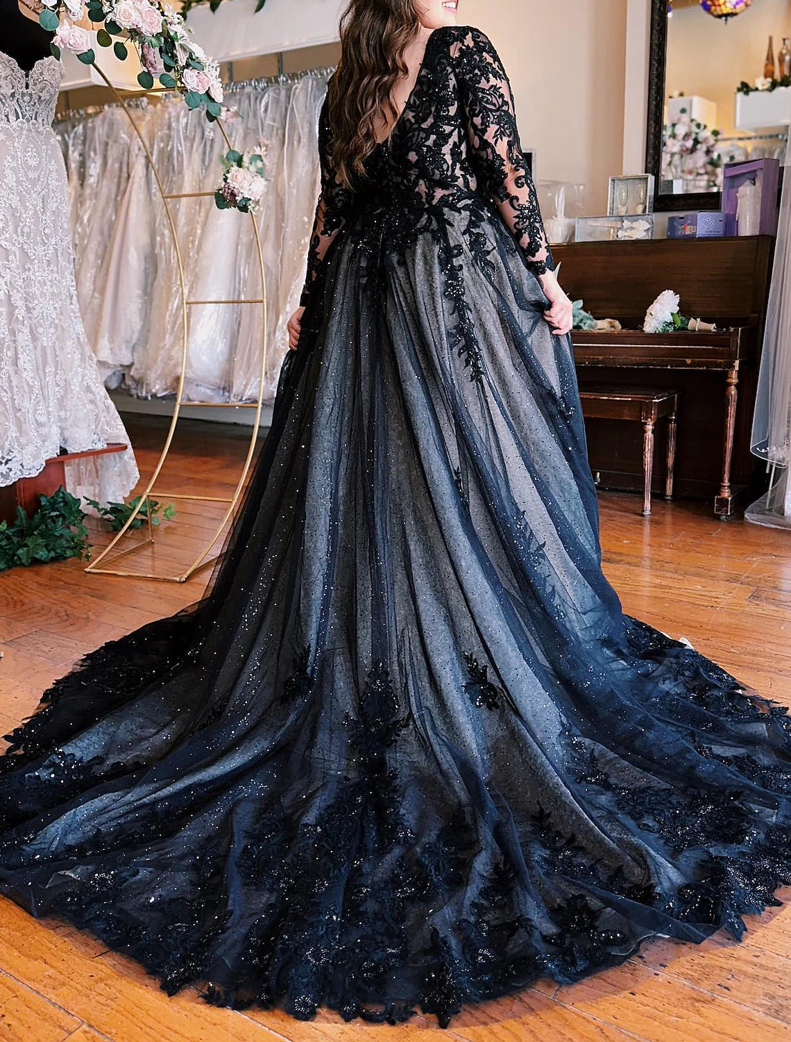 Black Lace A-Line Floor-Length Evening Gown with V-Neck and High Slit