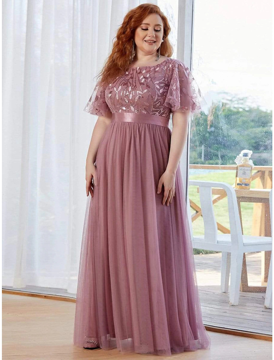Abiti da ballo a trapezio, abiti floreali, abiti da festa, abiti da Quinceanera, lunghi fino al pavimento, maniche corte, scollo gioiello, abito da damigella d'onore, tulle con ricami