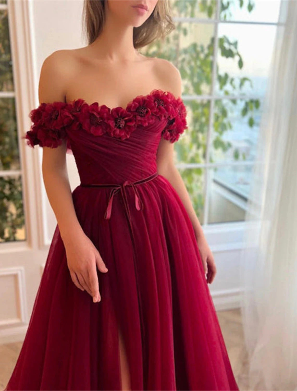 Abiti da ballo a trapezio, abiti floreali, invitati a nozze, feste di nozze, strascico a ruota, maniche corte, spalle scoperte, tulle con spacco e spalline