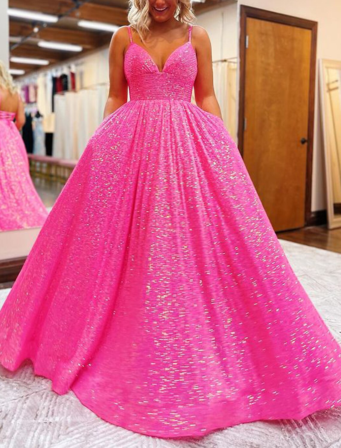 Abiti da ballo a trapezio, scintillanti e brillanti, abiti da ballo formali, strascico a ruota, senza maniche, scollo a V, paillettes, schiena scoperta con pieghe, paillettes
