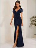 Abiti da sposa a sirena/tromba, eleganti, formali, lunghi fino al pavimento, maniche corte, scollo a V, tessuto con spacco di cristalli
