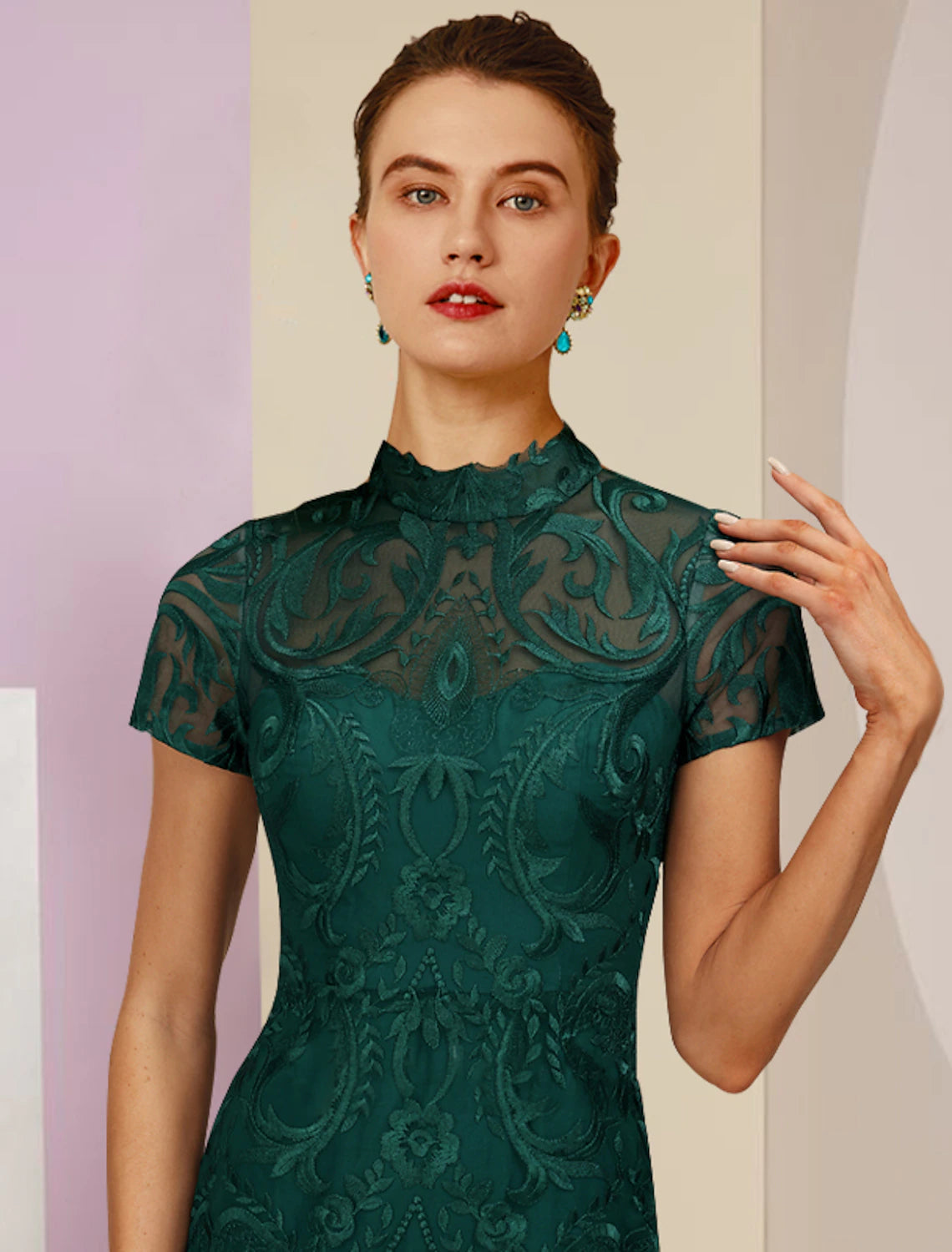 Abito da cerimonia per la madre della sposa, a tubino, elegante, con collo alto, lunghezza tè, in pizzo, maniche corte con applicazioni