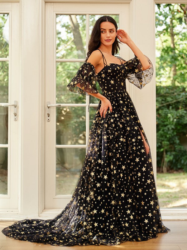 Vestidos de corte A/princesa con encaje, tirantes finos, mangas cortas y cola de corte