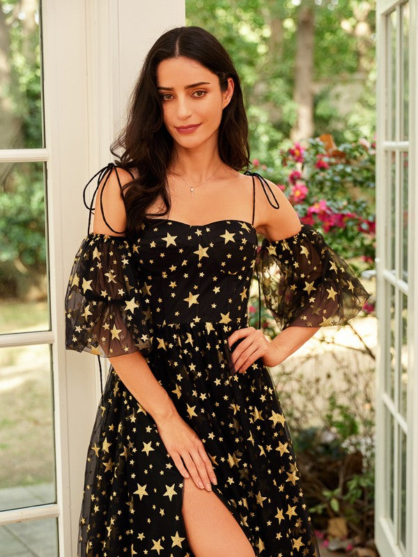 Vestidos de corte A/princesa con encaje, tirantes finos, mangas cortas y cola de corte